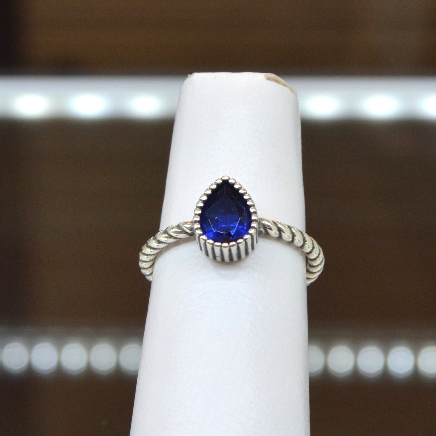 Anillo gota azul plata