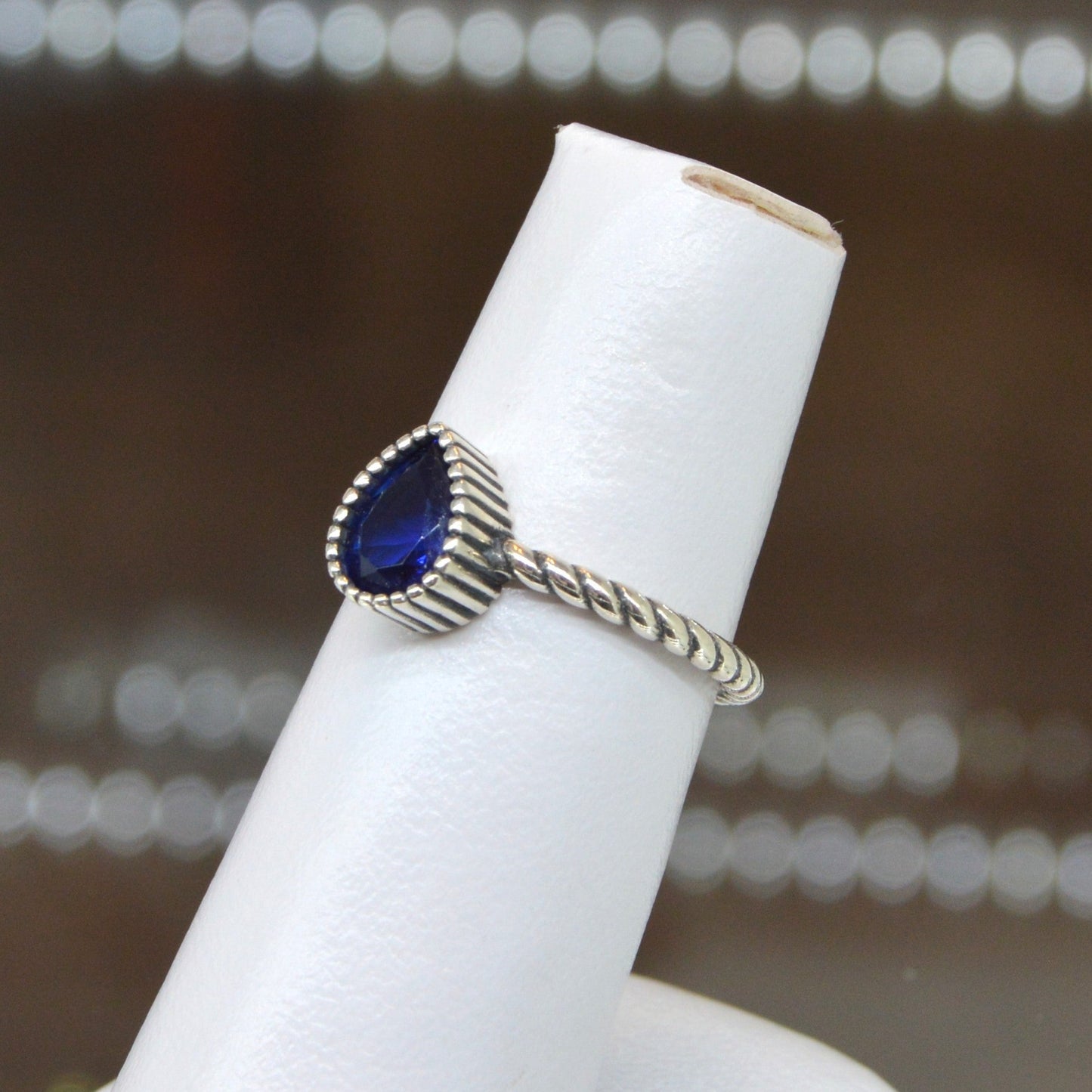 Anillo gota azul plata