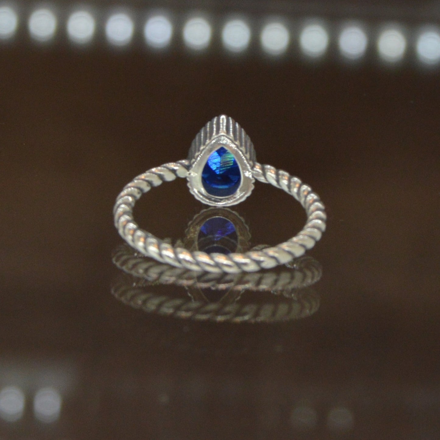 Anillo gota azul plata